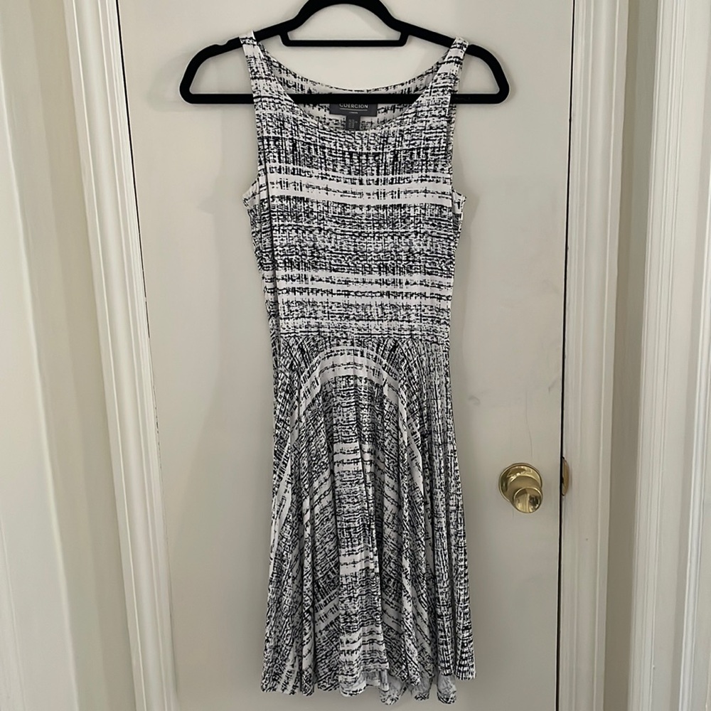 XS White and Black A-Line Dress